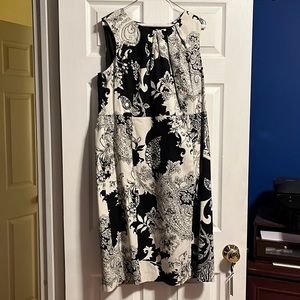 Black and white sleeveless dress